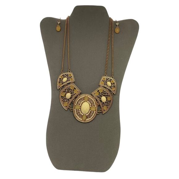 Contemporary Gold Metal Chain Pendant Necklace & Pierced Earrings Set Fashion - Picture 12 of 12